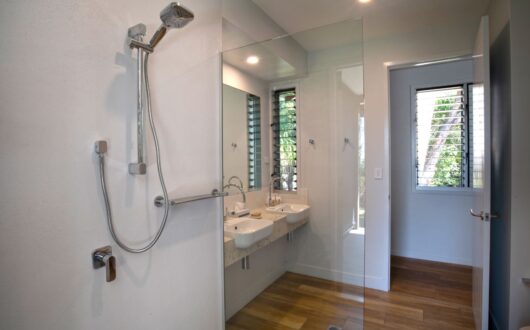 Room - Bathroom Internal